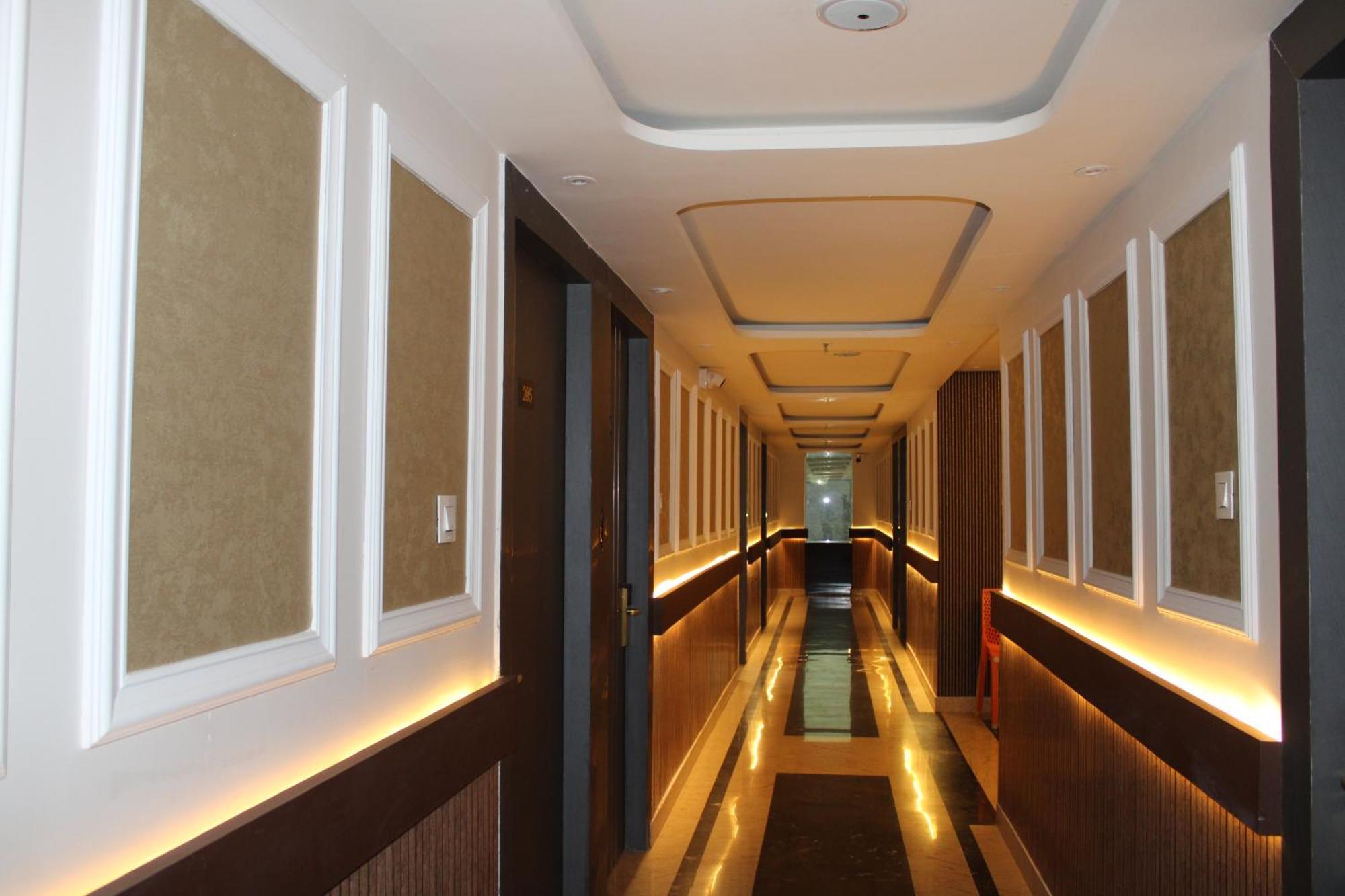 Hotel Gold Stone Kanpur Luaran gambar