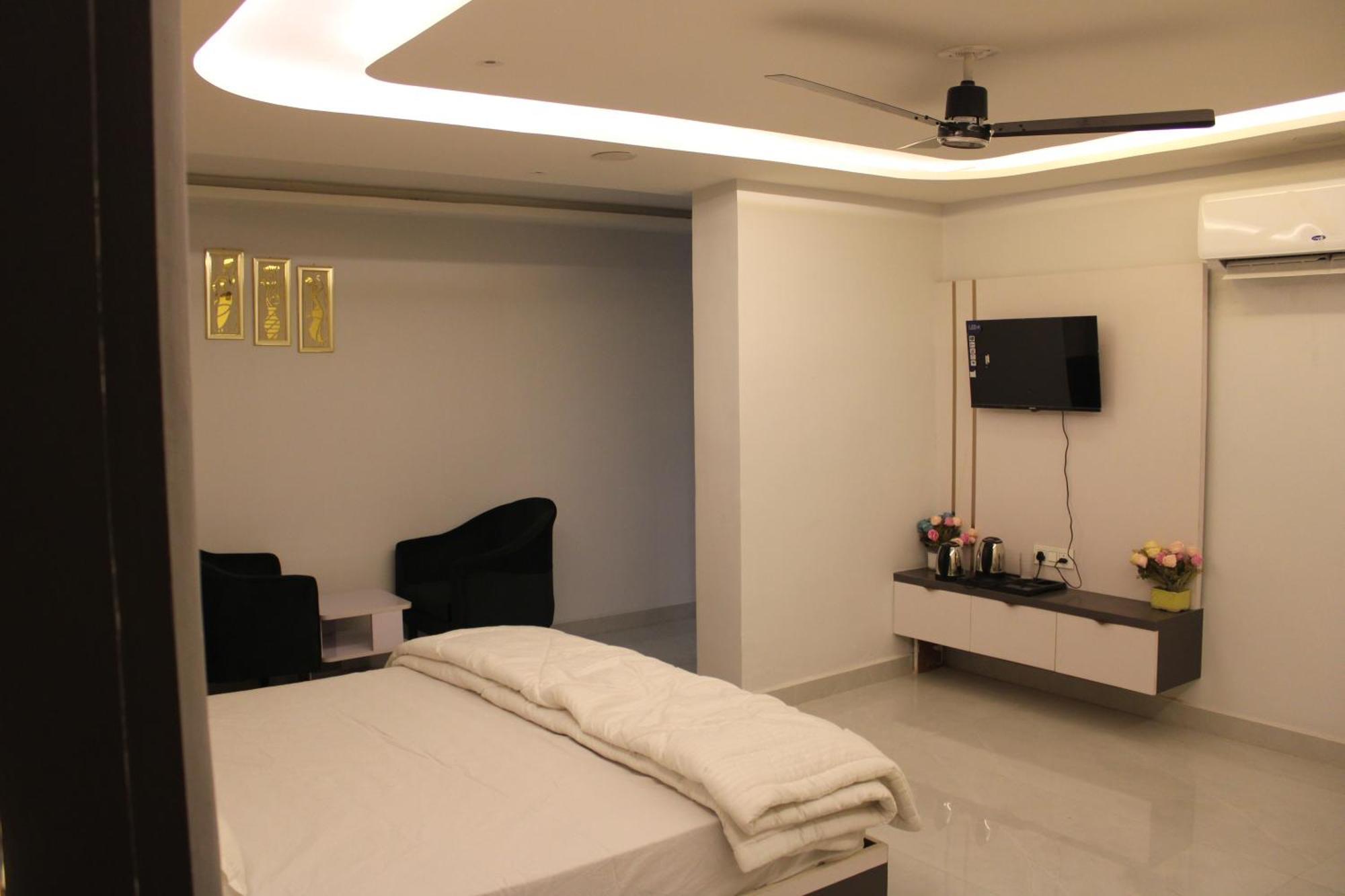 Hotel Gold Stone Kanpur Luaran gambar